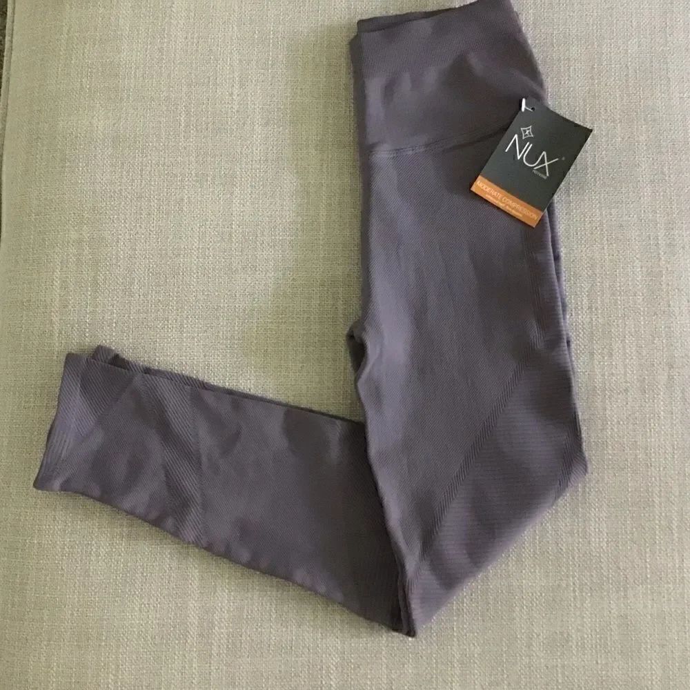 NUX Midrise Moderate compression Crop  Leggings NWT